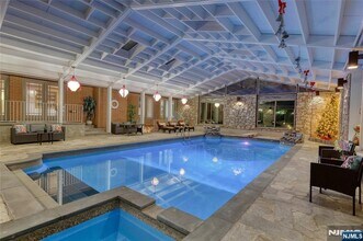 91 Chestnut Ridge Rd in Saddle River, NJ - Building Photo - Building Photo