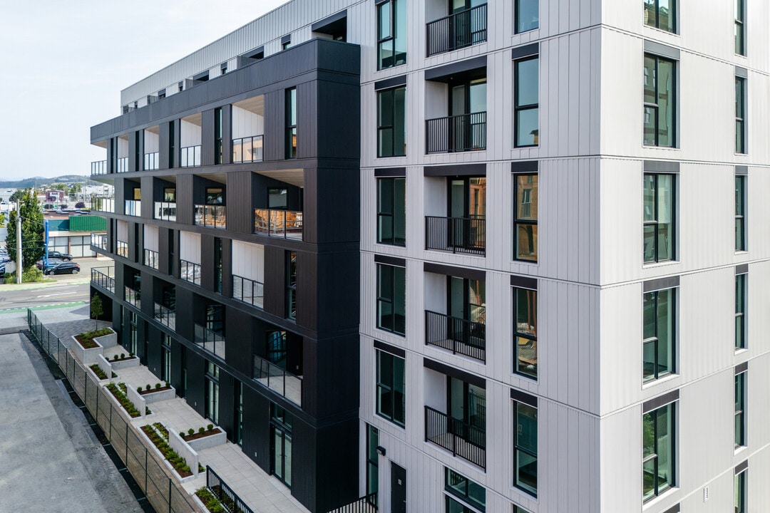 The Scott in Victoria, BC - Building Photo