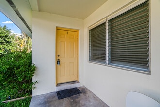 756 SE 19th Ave in Deerfield Beach, FL - Building Photo - Building Photo