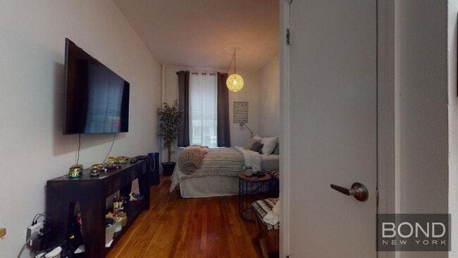 313 E 93rd St in New York, NY - Building Photo - Building Photo