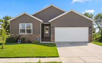 108 N Bison Ct in Nixa, MO - Building Photo