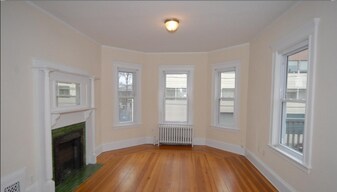 21 Peabody St, Unit 1 in Newton, MA - Building Photo