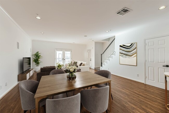 17 Waugh Dr in Houston, TX - Building Photo - Building Photo