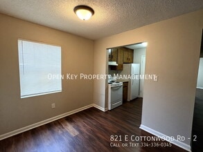 821 E Cottonwood Rd in Dothan, AL - Building Photo - Building Photo