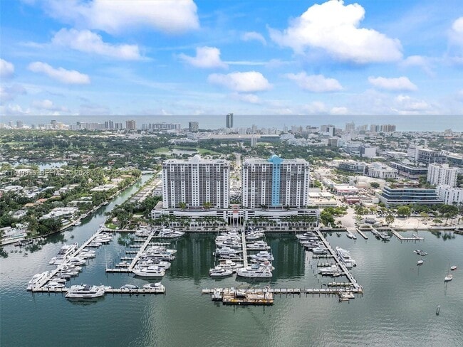 1800 Sunset Harbour Dr in Miami Beach, FL - Building Photo - Building Photo