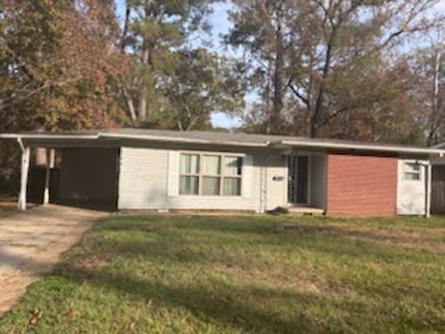 property at 3078 Oak Forest Dr