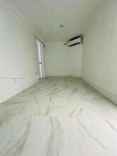 2320 SW 44th St, Unit A in Fort Lauderdale, FL - Building Photo - Building Photo