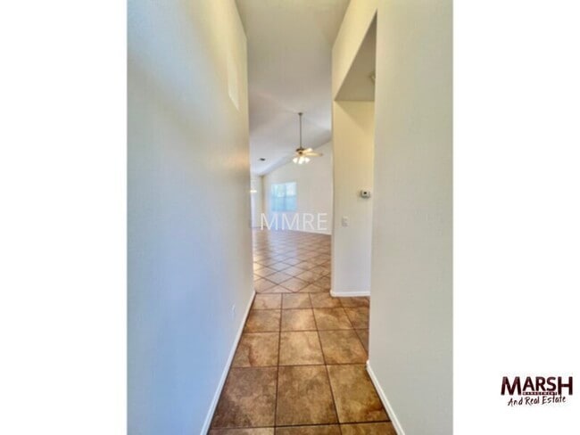 8952 E Crescent Ave in Mesa, AZ - Building Photo - Building Photo