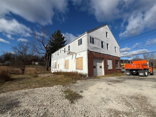 2213 Mt Hope Rd in Middletown, NY - Building Photo - Building Photo