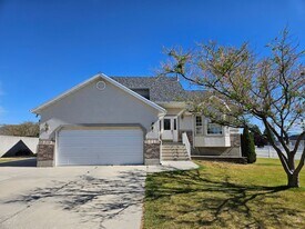 4698 Colander Dr in West Jordan, UT - Building Photo