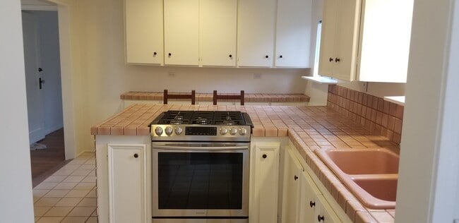 2112 Clifford St in Los Angeles, CA - Building Photo - Building Photo