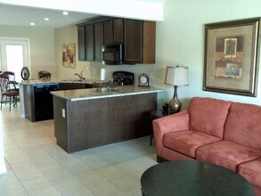 9010 Holmes Ln in Texarkana, TX - Building Photo - Building Photo