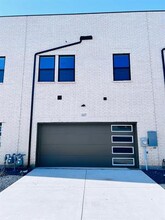 1237 Doris May Dr in Allen, TX - Foto de edificio - Building Photo