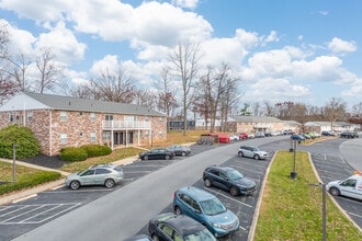 Vairo Village in State College, PA - Foto de edificio - Building Photo