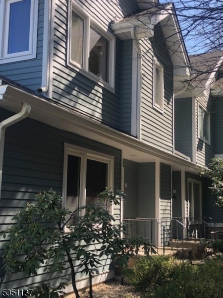 12 Skyview Terrace in Clifton, NJ - Building Photo - Building Photo