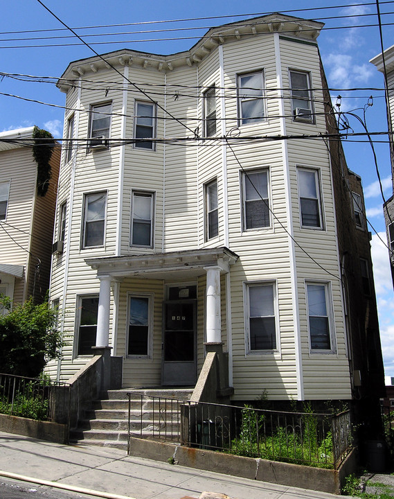 147 Beech St in Yonkers, NY - Building Photo