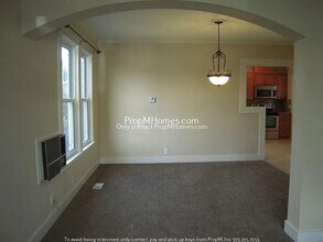 3736 SE Belmont St in Portland, OR - Building Photo - Building Photo