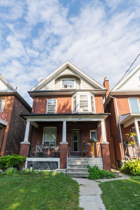 125 Mavety St in Toronto, ON - Building Photo