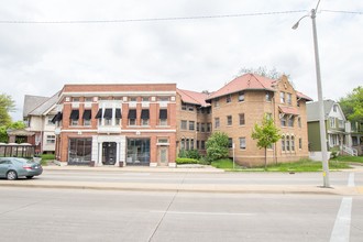 4236 W Lisbon Ave in Milwaukee, WI - Building Photo - Building Photo