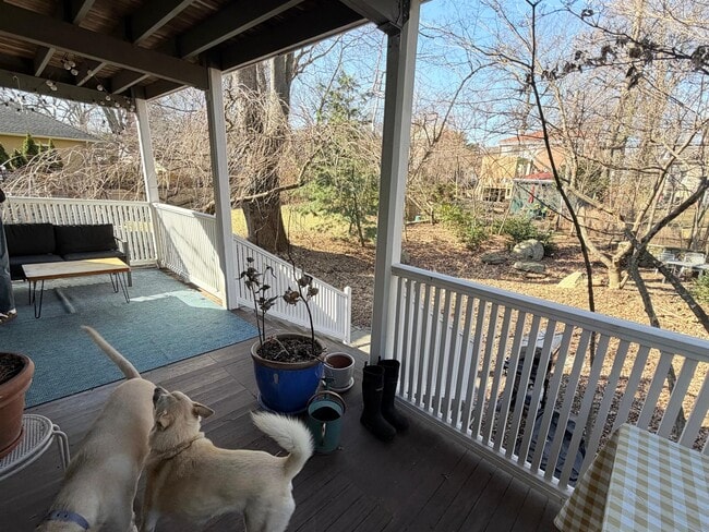 200 Larch Rd, Unit 2 in Cambridge, MA - Foto de edificio - Building Photo