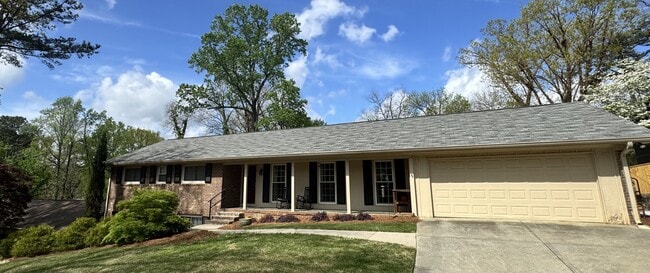 property at 2640 Varner Dr NE