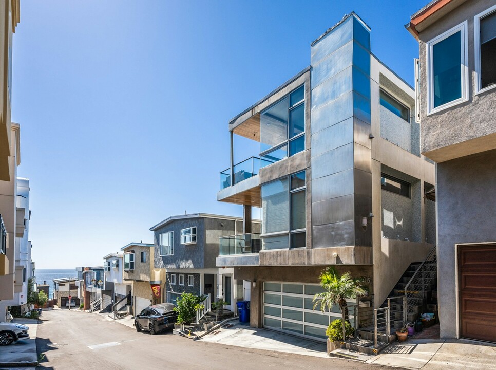 205 21st Pl in Manhattan Beach, CA - Foto de edificio