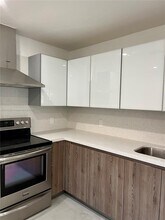 2785 SW 33rd Ave in Miami, FL - Building Photo - Building Photo