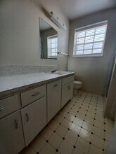 990 Ponderosa Ave in Sunnyvale, CA - Foto de edificio - Building Photo