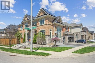 4737 DeForest Cres in Burlington, ON - Building Photo