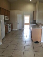 2371 The Oaks Blvd in Kissimmee, FL - Foto de edificio - Building Photo