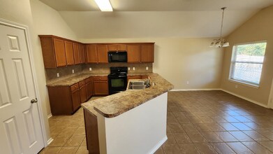 6053 Pine Cone Ln in Tyler, TX - Building Photo - Building Photo