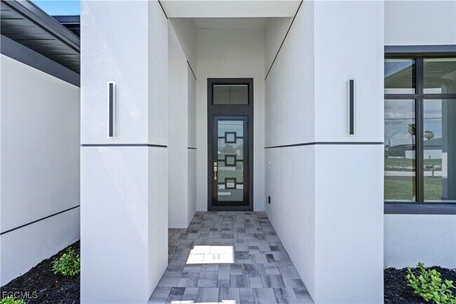 1827 NW 20th St in Cape Coral, FL - Building Photo - Building Photo