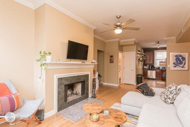863 W Cornelia Ave in Chicago, IL - Building Photo - Building Photo
