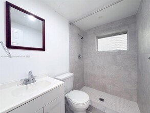 544 Michigan Ave, Unit 4 in Miami Beach, FL - Building Photo - Building Photo