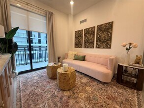 2000 Van Buren St in Hollywood, FL - Building Photo - Building Photo