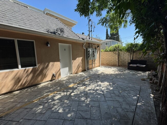 14660 Gault St in Van Nuys, CA - Building Photo - Building Photo