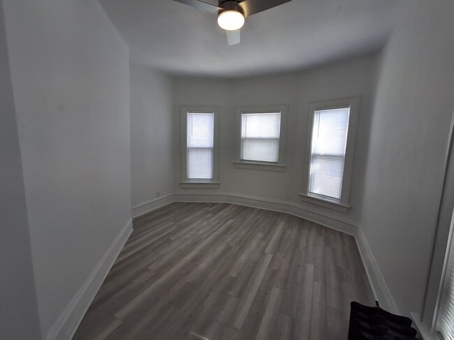 Castle Property Services in Champaign, IL - Foto de edificio - Building Photo