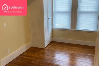 573 Washington St photo'