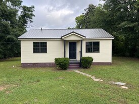 3422 31st St E in Tuscaloosa, AL - Building Photo