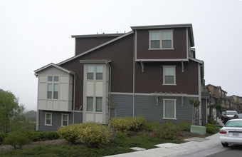 6010 Old Quarry Loop in Oakland, CA - Foto de edificio - Building Photo