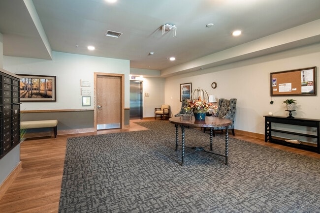 The Arbors at Oak Park Place - Senior 55+ in Janesville, WI - Foto de edificio - Lobby