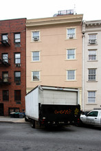 242 W 20th St in New York, NY - Building Photo - Building Photo