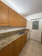 471 Sunshine Dr in Coconut Creek, FL - Building Photo - Building Photo