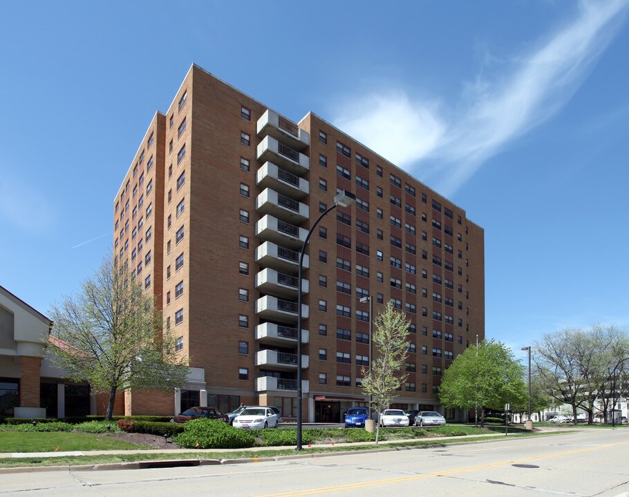 Paul E. Belcher North in Akron, OH - Building Photo