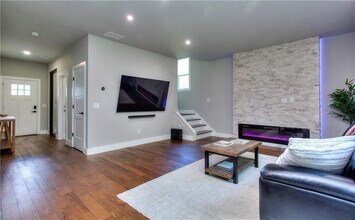 419 McInnes Cir in Marietta, GA - Building Photo - Building Photo