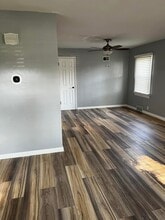 102 Kenwood Ln in Collinsville, IL - Foto de edificio - Building Photo