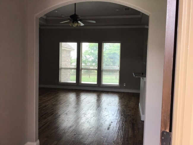 103 Sandstone Ln in Weatherford, TX - Foto de edificio - Building Photo