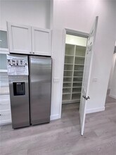 11123 NW 71st Terrace in Doral, FL - Building Photo - Building Photo