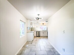 10405 8th Ave NE in Seattle, WA - Building Photo - Building Photo