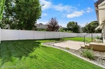 8182 N Brookside Dr in Hayden, ID - Foto de edificio - Building Photo